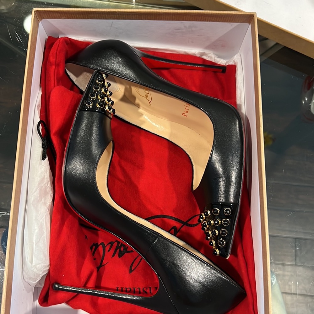 Christian Louboutin‘s - Picture 2 of 5
